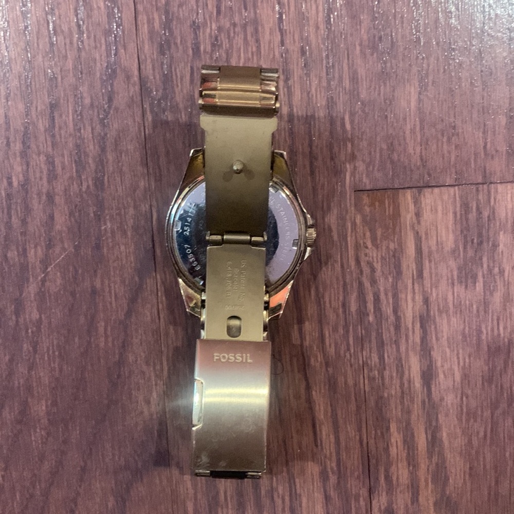 PINK FOSSIL WATCH - Picture 3 of 5